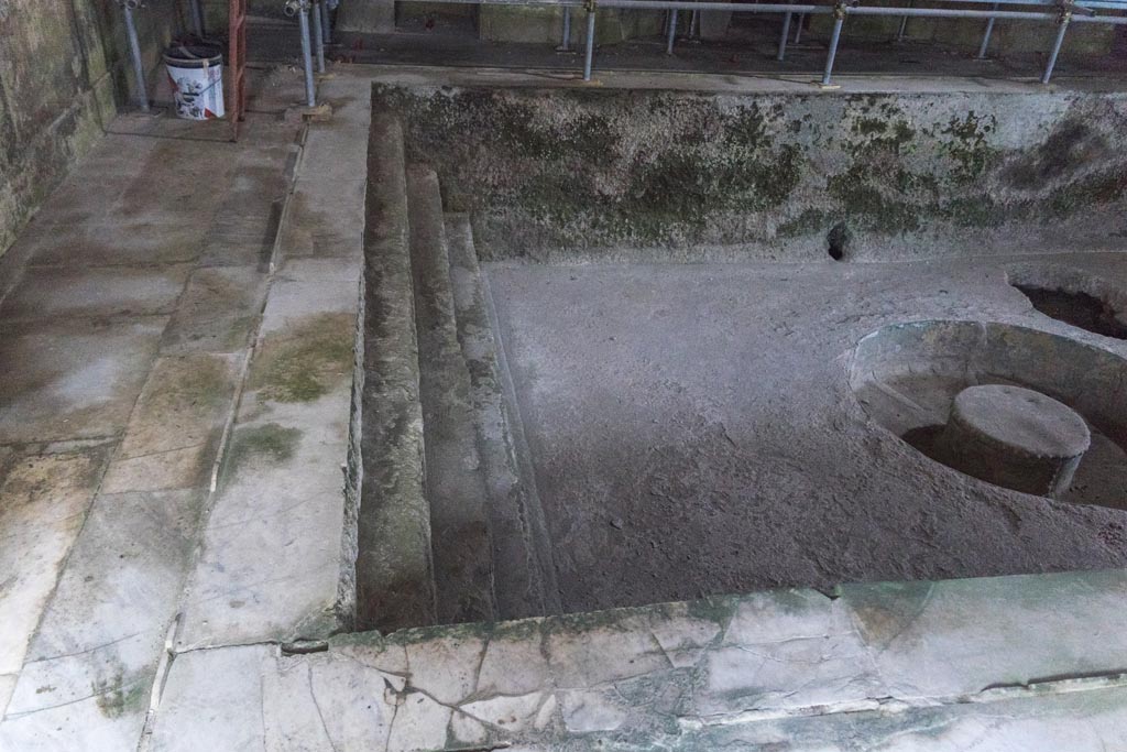 Herculaneum Suburban Baths. October 2023. Looking north along steps at west end of pool. Photo courtesy of Johannes Eber.